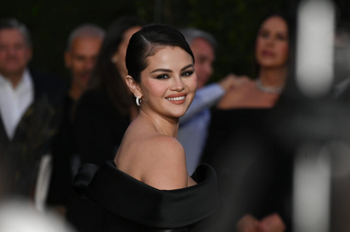 Selena Gomez își dezvăluie „imperfecțiunile” tenului într-un selfie inedit - FOTO
