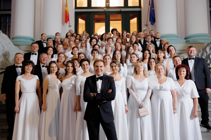 Așa ceva mai rar vezi la noi! Bărbați în frac, femei în rochii lungi și o atmosferă de basm! Cine a organizat balul vienez dat la Chișinău, află astăzi, la O Seară Perfectă - VIDEO Așa ceva mai rar vezi la noi! Bărbați în frac, femei în rochii lungi și o atmosferă de basm! Cine a organizat balul vienez dat la Chișinău, află astăzi, la O Seară Perfectă - VIDEO