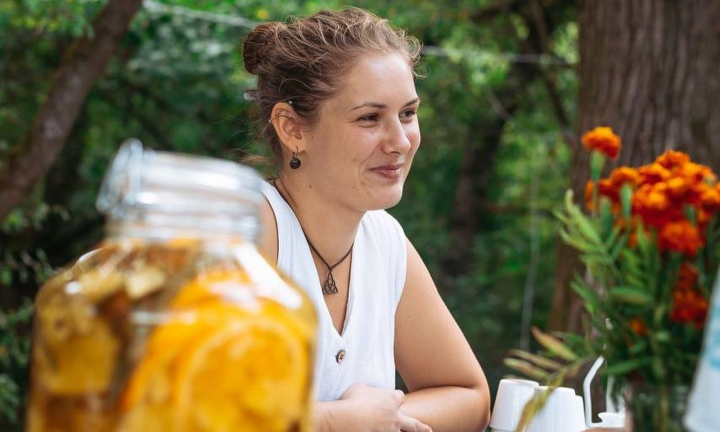 Află de la Gina Rogote, specialistă în plante, care sunt beneficiile clorofilei pentru sănătate, dar și când putem începe să bem acest „elixir magic” - VIDEO