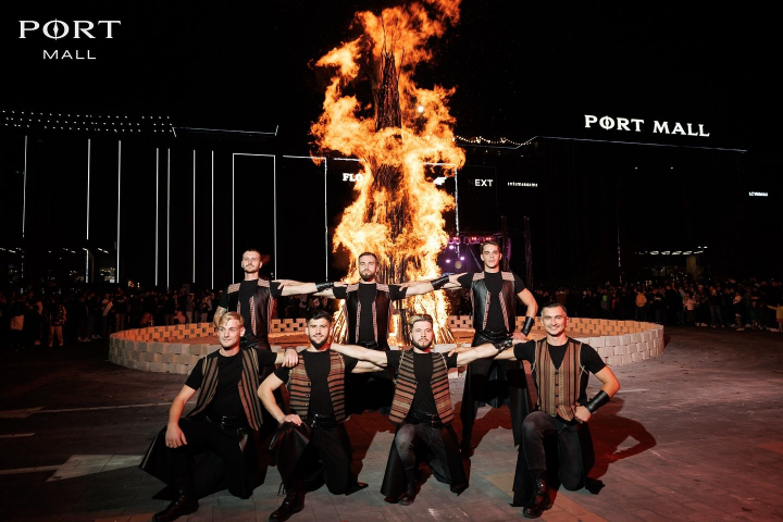 A fost înregistrat un record uimitor! Ce înălțime a avut cel mai mare rug din țară, dar și cine a fost surpriza serii de Halloween - VIDEO A fost înregistrat un record uimitor! Ce înălțime a avut cel mai mare rug din țară, dar și cine a fost surpriza serii de Halloween - VIDEO