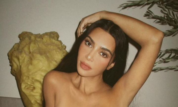 Kim Kardashian, de nerecunoscut în costumul de Halloween. A întrecut-o chiar și pe Heidi Klum: „Ai câștigat anul acesta”
Kim Kardashian, de nerecunoscut în costumul de Halloween. A întrecut-o chiar și pe Heidi Klum: „Ai câștigat anul acesta”