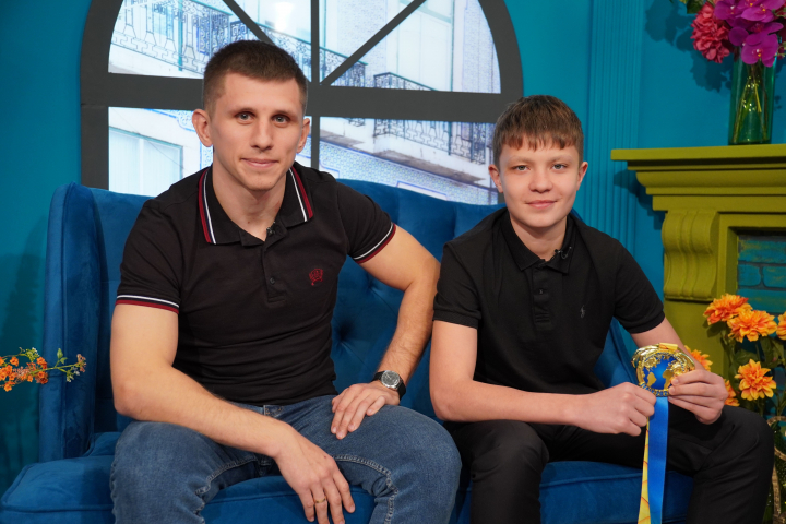 Fiul Alei Zasmenco a devenit dublu campion mondial la kickboxing! Valentin Motreac este antrenat de către tatăl său vitreg - VIDEO