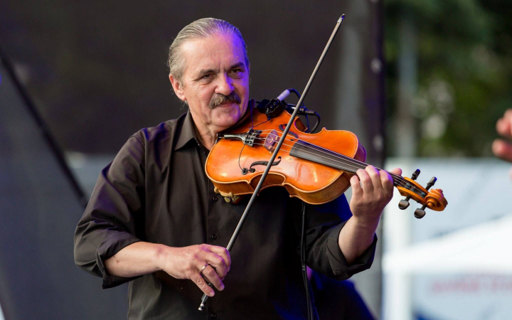 „Atunci mi-am asumat cu un prieten să ne ducem să descărcăm vagoane”! Cât de greu i-a fost maestrului Anatol Ștefănet la începutul anilor '90 - VIDEO „Atunci mi-am asumat cu un prieten să ne ducem să descărcăm vagoane”! Cât de greu i-a fost maestrului Anatol Ștefănet la începutul anilor '90 - VIDEO