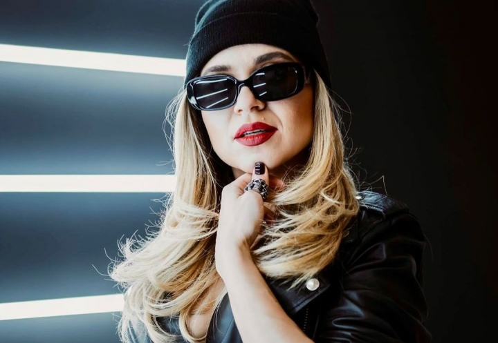 Senzualitatea la cote maxime! Cum s-au descurcat reporterițele O Seară Perfectă la o lecție de dans cu Vlada Mardari - VIDEO Senzualitatea la cote maxime! Cum s-au descurcat reporterițele O Seară Perfectă la o lecție de dans cu Vlada Mardari - VIDEO