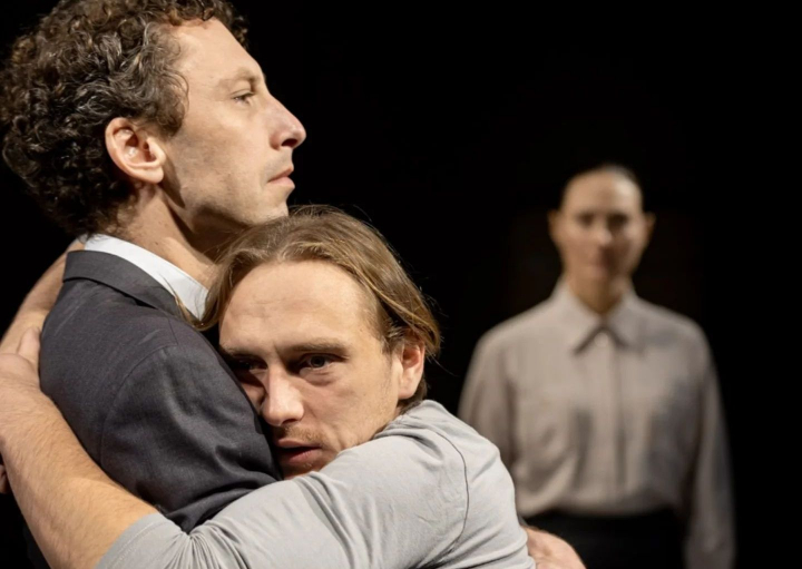 Premieră absolută la Teatrul Naţional „Mihai Eminescu”! Spectacolul „Fiul” - adus în scenă de Luminița Țâcu - VIDEO
Premieră absolută la Teatrul Naţional „Mihai Eminescu”! Spectacolul „Fiul” - adus în scenă de Luminița Țâcu - VIDEO