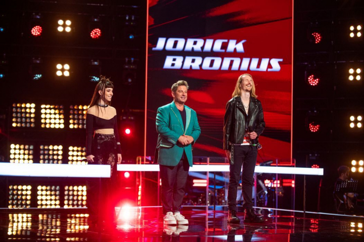 Jorick Bronius și Diana Toader, spectacol rock marca Nirvana pe scena de la Vocea României. Publicul a fost în picioare, iar Irina Rimes a avut de făcut o alegere foarte grea - VIDEO Jorick Bronius și Diana Toader, spectacol rock marca Nirvana pe scena de la Vocea României. Publicul a fost în picioare, iar Irina Rimes a avut de făcut o alegere foarte grea - VIDEO