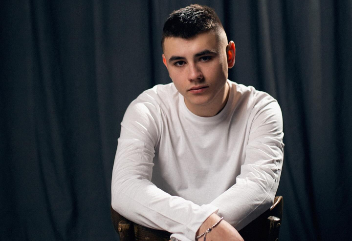 Maréj a lansat „Trandafirii”, o piesă marcată de dureri și amintiri. Reacția fanilor: „Spuneți-mi, vă rog, el este din Carla's Dreams?” - VIDEO Maréj a lansat „Trandafirii”, o piesă marcată de dureri și amintiri. Reacția fanilor: „Spuneți-mi, vă rog, el este din Carla's Dreams?” - VIDEO