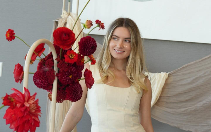O moldoveancă a devenit florist de top la New York! Povestea de succes a Lorenei Eni - VIDEO O moldoveancă a devenit florist de top la New York! Povestea de succes a Lorenei Eni - VIDEO