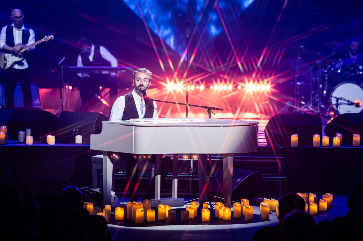 Duete neașteptate, un show nemaipomenit și multe surprize muzicale! Adrian Ursu a organizat un concert solo după o pauză de 10 ani. Cum a fost atmosfera, dar și cine i-a fost alături interpretului - VIDEO
Duete neașteptate, un show nemaipomenit și multe surprize muzicale! Adrian Ursu a organizat un concert solo după o pauză de 10 ani. Cum a fost atmosfera, dar și cine i-a fost alături interpretului - VIDEO