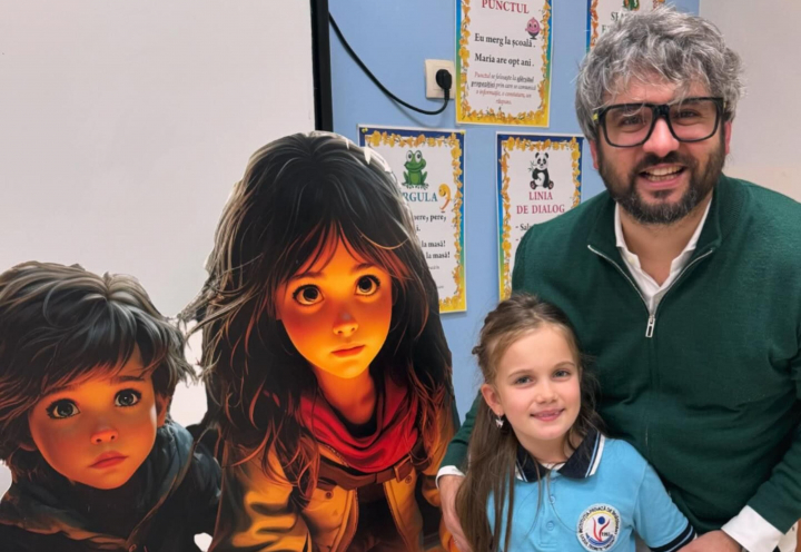 Cărţi în loc de dulciuri, aşa a ales să-şi sărbătorească ziua de naştere la şcoală, nepoţica lui Giovanni Creţu. Cum a reacționat fetița când în clasă şi-a făcut apariţia autorul ei preferat - VIDEO Cărţi în loc de dulciuri, aşa a ales să-şi sărbătorească ziua de naştere la şcoală, nepoţica lui Giovanni Creţu. Cum a reacționat fetița când în clasă şi-a făcut apariţia autorul ei preferat - VIDEO