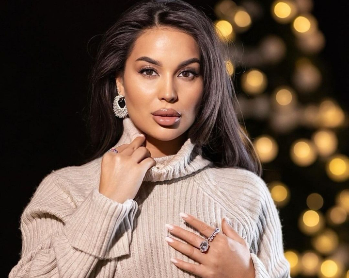 Vrei să fii fit, dar nu ai timp să mergi la sală? Dumitrița Rusu a pregătit un antrenament pe care îl poți executa zilnic la tine acasă - VIDEO Vrei să fii fit, dar nu ai timp să mergi la sală? Dumitrița Rusu a pregătit un antrenament pe care îl poți executa zilnic la tine acasă - VIDEO