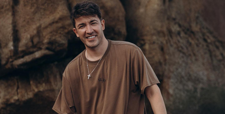 Cum a pozat Arsenie Todiraș și iubita lui când erau în așteptarea primului lor copil. Fostul membru al trupei O-Zone a publicat abia acum imagini de la sedința foto - GALERIE FOTO Cum a pozat Arsenie Todiraș și iubita lui când erau în așteptarea primului lor copil. Fostul membru al trupei O-Zone a publicat abia acum imagini de la sedința foto - GALERIE FOTO