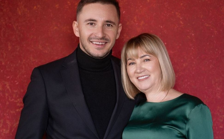 Emilian Crețu - filmuleț emoționant alături de mama sa! Cei doi nu și-au putut stăpâni lacrimile - VIDEO Emilian Crețu - filmuleț emoționant alături de mama sa! Cei doi nu și-au putut stăpâni lacrimile - VIDEO