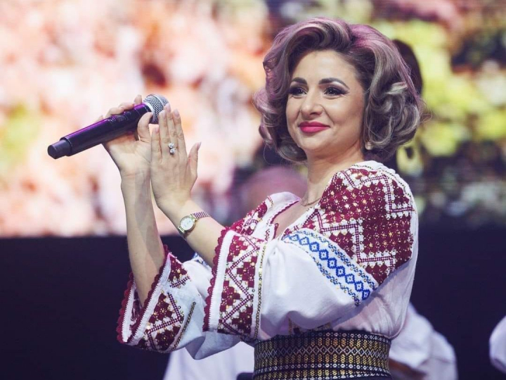 Cristina Ceauș - pregătită de sărbători! În ce culori au împodobit bradul, dar şi ce daruri aşteaptă copiii ei de la Moş Crăciun, află astăzi, la O Seară Perfectă - VIDEO Cristina Ceauș - pregătită de sărbători! În ce culori au împodobit bradul, dar şi ce daruri aşteaptă copiii ei de la Moş Crăciun, află astăzi, la O Seară Perfectă - VIDEO