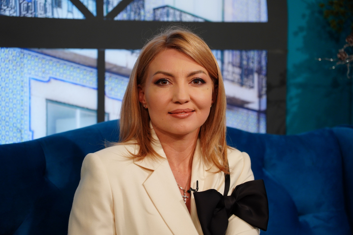 Sărbătorile de iarnă se apropie și tu ești în pană de idei la capitolul cadouri? Doina Petrache îți spune care sunt tendințele acestui an - VIDEO Sărbătorile de iarnă se apropie și tu ești în pană de idei la capitolul cadouri? Doina Petrache îți spune care sunt tendințele acestui an - VIDEO