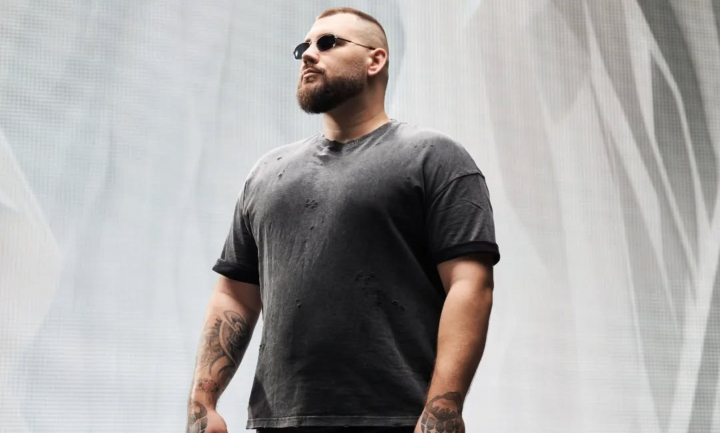 Toți îl cunosc, dar puțini știu cine este soția lui! The Urs a vorbit în exclusivitate despre cea care i-a furat inima: „Când eram în depresie, ea era singura care...” - VIDEO Toți îl cunosc, dar puțini știu cine este soția lui! The Urs a vorbit în exclusivitate despre cea care i-a furat inima: „Când eram în depresie, ea era singura care...” - VIDEO