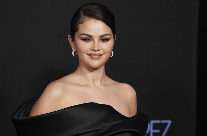 Selena Gomez s-a logodit! Cum arată inelul, dar și cum a avut loc cererea în căsătorie - GALERIE FOTO Selena Gomez s-a logodit! Cum arată inelul, dar și cum a avut loc cererea în căsătorie - GALERIE FOTO