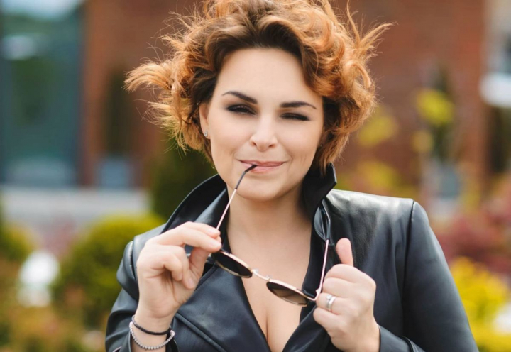 Cristina Scarlat te invită la „Copii pentru Copii”! Interpreta organizează un concert caritabil alături de elevii săi - VIDEO Cristina Scarlat te invită la „Copii pentru Copii”! Interpreta organizează un concert caritabil alături de elevii săi - VIDEO