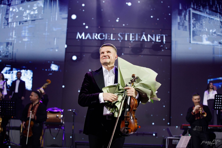 Marcel Ștefăneț și-a sărbătorit cei 50 de ani, într-un spectacol de neuitat! Cine au fost invitații speciali, dar și cum a fost atmosfera la eveniment - VIDEO Marcel Ștefăneț și-a sărbătorit cei 50 de ani, într-un spectacol de neuitat! Cine au fost invitații speciali, dar și cum a fost atmosfera la eveniment - VIDEO