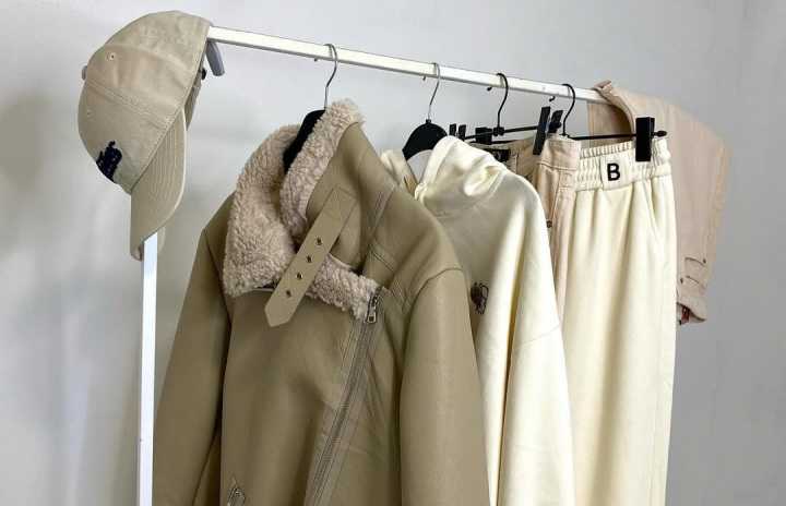 Reduceri de sărbători, la cele mai stilate haine pentru copii și adulți! Unde găsești magazinul cu oferte avantajoase - VIDEO

