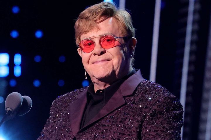 Sir Elton John își pregătește înmormântarea. A dezvăluit ce vrea să-i fie scris pe piatra funerară Sir Elton John își pregătește înmormântarea. A dezvăluit ce vrea să-i fie scris pe piatra funerară