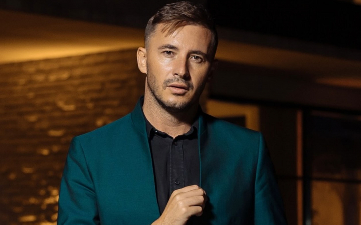 Un brad din lemne de 10 metri înălţime, invitați speciali și peste 5 mii de oameni din toate colțurile țării! Emilian Crețu a organizat cea de-a treia ediție a campaniei „Căldura Pomului de Crăciun” - VIDEO Un brad din lemne de 10 metri înălţime, invitați speciali și peste 5 mii de oameni din toate colțurile țării! Emilian Crețu a organizat cea de-a treia ediție a campaniei „Căldura Pomului de Crăciun” - VIDEO