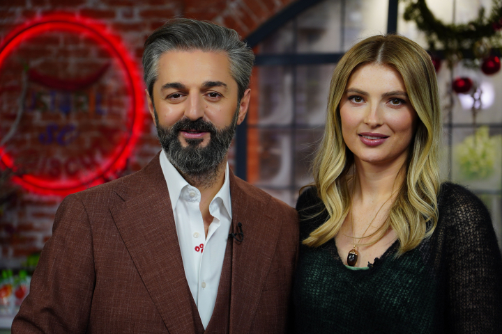 Știați că salata Olivier poate fi reinterpretată? Soții Adrian Ursu și Irina Negară au renunțat la carne și au o altă rețetă pe care o poți vedea la Gusturile se Discută - VIDEO Știați că salata Olivier poate fi reinterpretată? Soții Adrian Ursu și Irina Negară au renunțat la carne și au o altă rețetă pe care o poți vedea la Gusturile se Discută - VIDEO