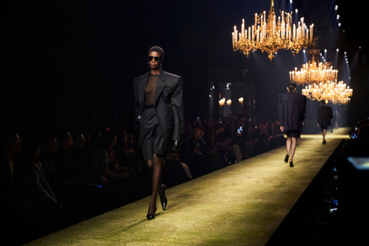 Te-ai gândit vreodată că ai putea fi model fără a merge la o lecţie de defilare? Mai multe femei de la noi din țară au avut parte de o asemenea experiență - VIDEO Te-ai gândit vreodată că ai putea fi model fără a merge la o lecţie de defilare? Mai multe femei de la noi din țară au avut parte de o asemenea experiență - VIDEO