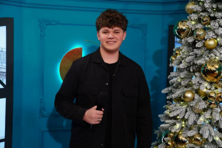 Decizie curajoasă! Interpretul Oleg Spînu și-a făcut primul tatuaj. Cum a reacționat mama acestuia - VIDEO Decizie curajoasă! Interpretul Oleg Spînu și-a făcut primul tatuaj. Cum a reacționat mama acestuia - VIDEO