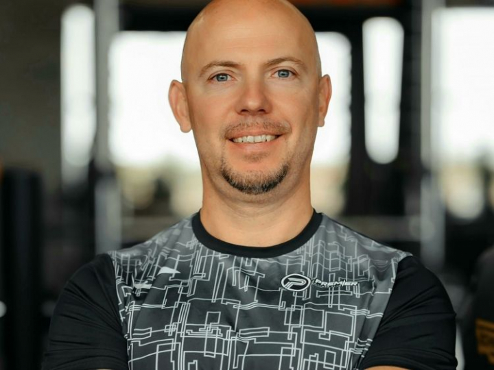 Ce te ajută să practici sportul cu regularitate? Află ce recomandă antrenorii de fitness - VIDEO
Ce te ajută să practici sportul cu regularitate? Află ce recomandă antrenorii de fitness - VIDEO