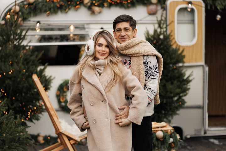 Cupluri de la noi care demonstrează că iubirea nu ţine cont de diferenţele majore de vârstă - FOTO