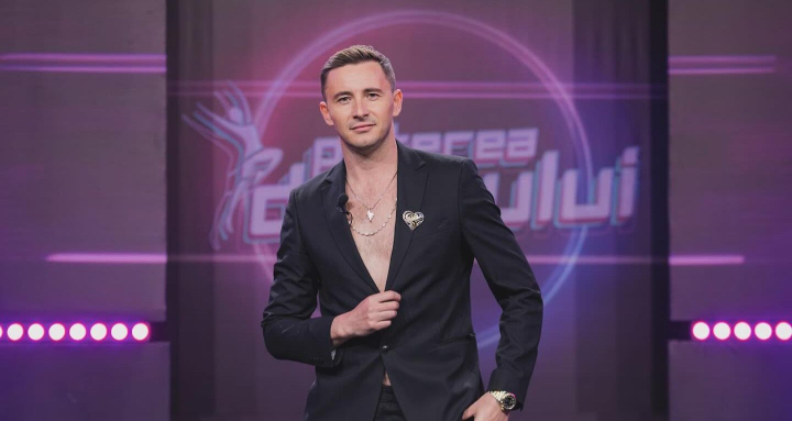 Emilian Crețu a primit zeci de cadouri de ziua lui de naștere! Care au fost cele mai ingenioase - VIDEO Emilian Crețu a primit zeci de cadouri de ziua lui de naștere! Care au fost cele mai ingenioase - VIDEO