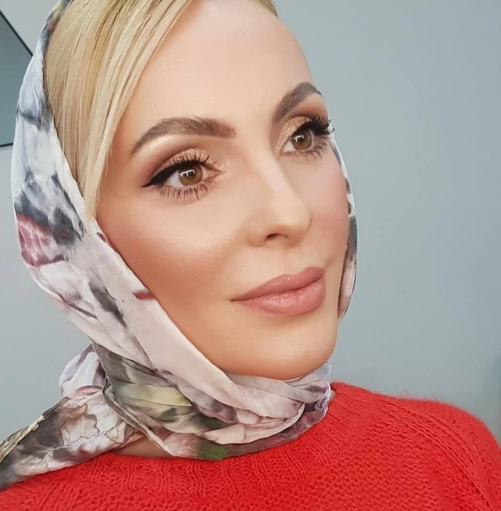 #FASHIONFRIDAY cu Xenia Bugneac: Creează Look-uri Impecabile cu Gri - FOTO/VIDEO