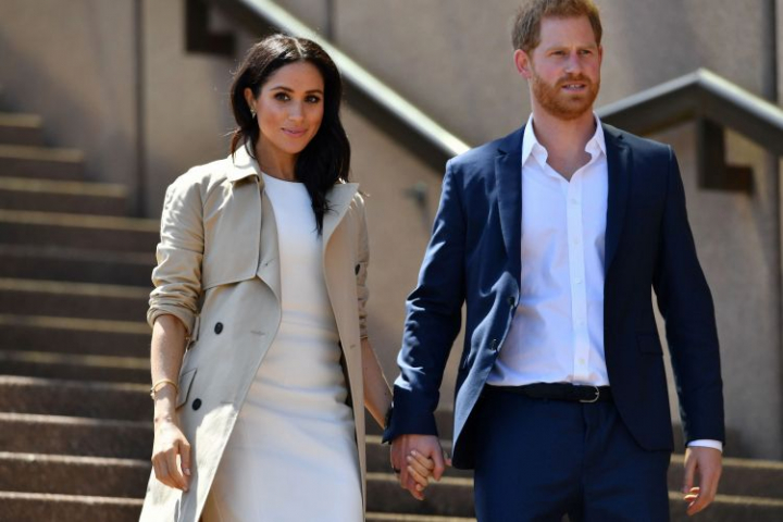 Aproape deghizați, Prințul Harry și Meghan Markle au mers să viziteze victimele incendiului uriaș din California - FOTO Aproape deghizați, Prințul Harry și Meghan Markle au mers să viziteze victimele incendiului uriaș din California - FOTO