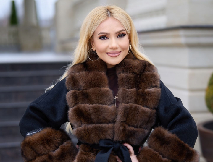 Prima blană a primit-o de la fosta soacră, iar de atunci a reuşit să adune o mică colecţie. Ce palton deosebit și-a ales Adriana Ochișanu de această dată, la o sesiune de shopping - VIDEO Prima blană a primit-o de la fosta soacră, iar de atunci a reuşit să adune o mică colecţie. Ce palton deosebit și-a ales Adriana Ochișanu de această dată, la o sesiune de shopping - VIDEO