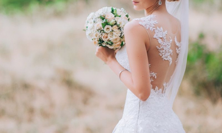 O tânără s-a căsătorit de curând, dar a avut parte de un șoc în momentul în care a primit pozele de la nuntă: „Mă simt cumva trădată”! - VIDEO O tânără s-a căsătorit de curând, dar a avut parte de un șoc în momentul în care a primit pozele de la nuntă: „Mă simt cumva trădată”! - VIDEO