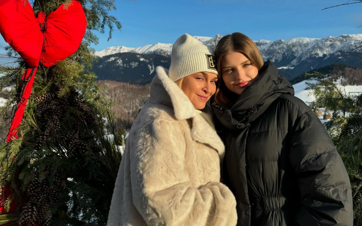 „Eu țipam prin casă, am început să plâng”! Sofia Scarlat povestește despre momentul în care a aflat că mama ei va fi cerută în căsătorie - VIDEO „Eu țipam prin casă, am început să plâng”! Sofia Scarlat povestește despre momentul în care a aflat că mama ei va fi cerută în căsătorie - VIDEO