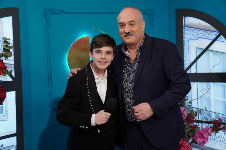 Adrian Bradu, tânărul talentat care l-a impresionat pe Gheorghe Țopa! Ce relație îi leagă pe cei doi, dar și cum a început colaborarea lor la piesa „Lacrimă Amară”: „Ne-am cunoscut într-un mod straniu...” - VIDEO Adrian Bradu, tânărul talentat care l-a impresionat pe Gheorghe Țopa! Ce relație îi leagă pe cei doi, dar și cum a început colaborarea lor la piesa „Lacrimă Amară”: „Ne-am cunoscut într-un mod straniu...” - VIDEO