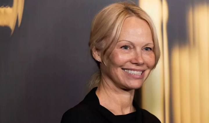 Vedete care se simt mult mai bine în pielea lor atunci când nu poartă machiaj - FOTO Vedete care se simt mult mai bine în pielea lor atunci când nu poartă machiaj - FOTO