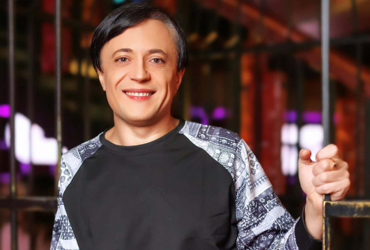 Vlad Codreanu a slăbit peste 50 de kilograme după o operaţia de micşorare a stomacului. Interpretul nu s-a oprit acolo şi a mers în Turcia pentru alte două operaţii estetice. Despre ce este vorba, află astăzi, la O Seară Perfectă - VIDEO