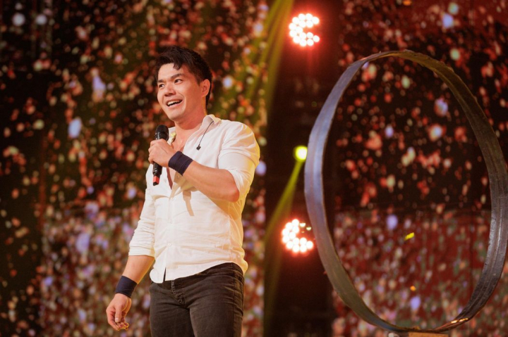 Hou Kai, primul Golden Buzz al sezonului 15 Românii au talent! Povestea uluitoare a acrobatului care deține un record mondial, a performat pentru președinți și are milioane de vizualizări pe Internet - VIDEO Hou Kai, primul Golden Buzz al sezonului 15 Românii au talent! Povestea uluitoare a acrobatului care deține un record mondial, a performat pentru președinți și are milioane de vizualizări pe Internet - VIDEO