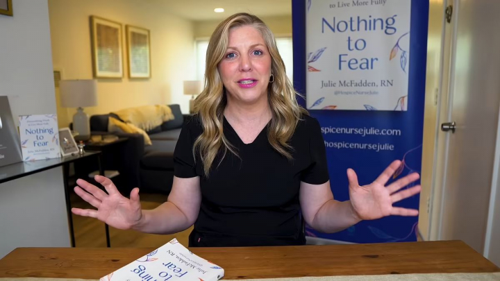 O asistentă a dezvăluit ce spun oamenii cel mai des înainte de moarte - VIDEO O asistentă a dezvăluit ce spun oamenii cel mai des înainte de moarte - VIDEO