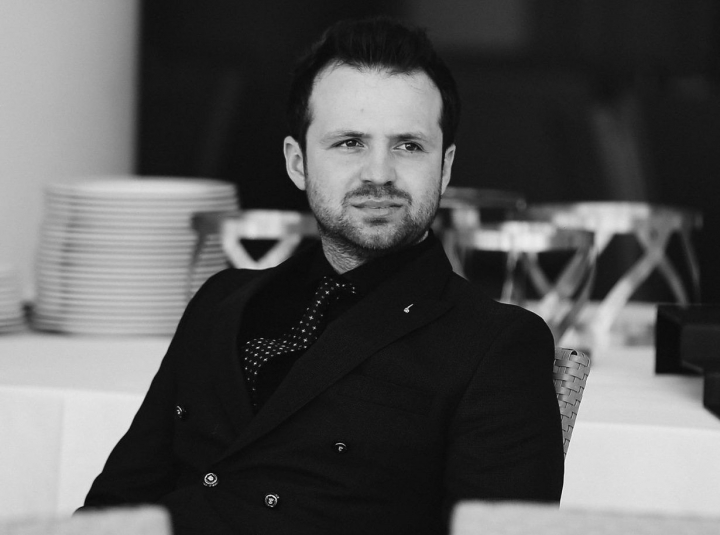 Ce coafuri și ce culori ale părului se poartă în 2025? Află de la hairstylistul Andrei Cocieru cum să ai un look stilat în orice circumstanță - VIDEO Ce coafuri și ce culori ale părului se poartă în 2025? Află de la hairstylistul Andrei Cocieru cum să ai un look stilat în orice circumstanță - VIDEO