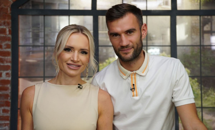 Sărbătoare în familia Anișoarei Loghin! Mesajele emoționante publicate de ea și soțul său pentru fiica lor care a împlinit 2 anișori - FOTO Sărbătoare în familia Anișoarei Loghin! Mesajele emoționante publicate de ea și soțul său pentru fiica lor care a împlinit 2 anișori - FOTO