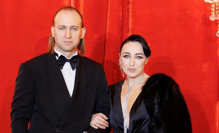 Împreună acasă și pe scenă! Cuplurile de actori de la noi care îmbină armonios cariera cu viața de familie - FOTO Împreună acasă și pe scenă! Cuplurile de actori de la noi care îmbină armonios cariera cu viața de familie - FOTO