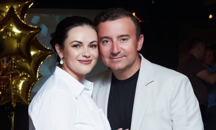 Dragostea plutește în aer pe rețelele de socializare! Cum au fost surprinse vedetele de la noi de Ziua Îndrăgostiților - FOTO/VIDEO
Dragostea plutește în aer pe rețelele de socializare! Cum au fost surprinse vedetele de la noi de Ziua Îndrăgostiților - FOTO/VIDEO