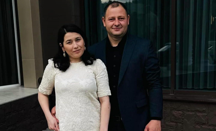 Pe Victoria Roşca o cunoaşte o ţară întreagă, însă pe cel care o aştepta la facultate după repetiţii la două noaptea, mai puţini! Află în exclusivitate, de Ziua Îndrăgostiţilor, povestea de iubire a celor doi, la O Seară Perfectă - VIDEO Pe Victoria Roşca o cunoaşte o ţară întreagă, însă pe cel care o aştepta la facultate după repetiţii la două noaptea, mai puţini! Află în exclusivitate, de Ziua Îndrăgostiţilor, povestea de iubire a celor doi, la O Seară Perfectă - VIDEO