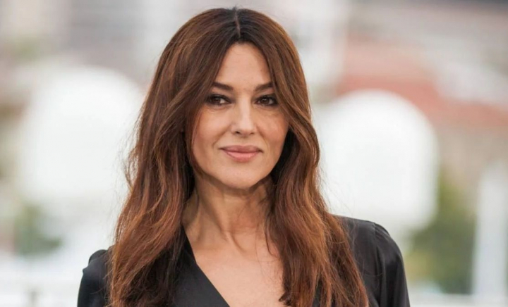 „Te rog, revino la culoarea naturală a părului tău”. Schimbarea de look a Monicăi Bellucci nu i-a bucurat deloc pe admiratorii ei - FOTO