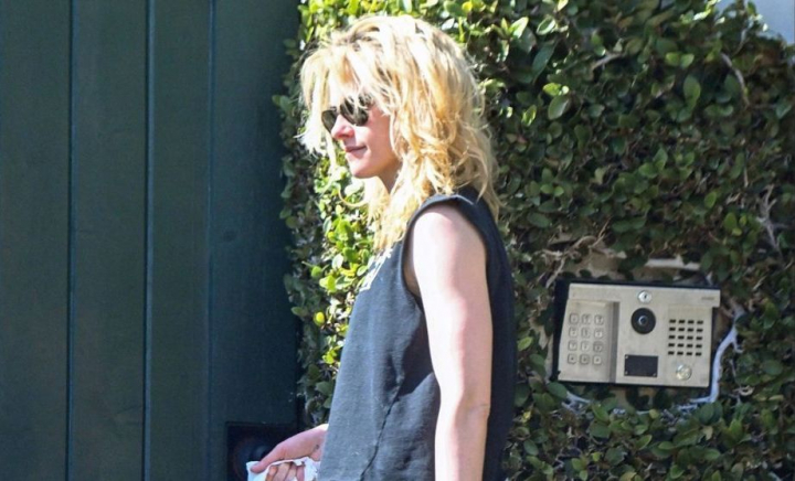 S-a făcut blondă și cu greu poate fi recunoscută! Cum au surprins-o paparazzi pe una dintre cele mai populare actrițe de la Hollywood - FOTO
S-a făcut blondă și cu greu poate fi recunoscută! Cum au surprins-o paparazzi pe una dintre cele mai populare actrițe de la Hollywood - FOTO