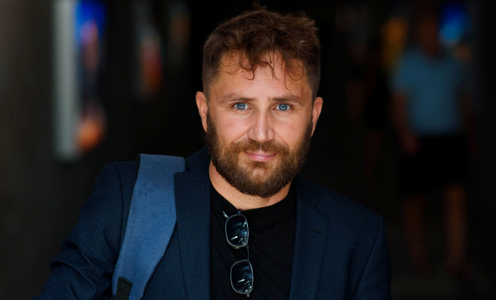 Ronin Terente, de nerecunoscut! Artistul a renunțat la barbă și s-a îngrășat 10 kilograme: „Eu sunt unul dintre puținii oameni care își doresc să se îngrașe” - VIDEO Ronin Terente, de nerecunoscut! Artistul a renunțat la barbă și s-a îngrășat 10 kilograme: „Eu sunt unul dintre puținii oameni care își doresc să se îngrașe” - VIDEO